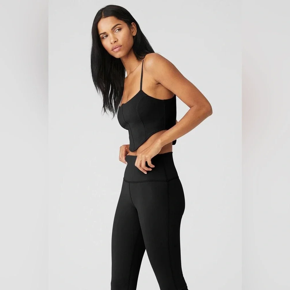 ALO YOGA | ✨NEW✨ Softsculpt Bra Tank in Black - Picture 3 of 5